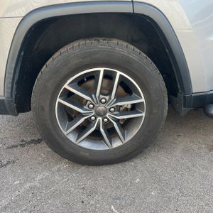 2019 JEEP GRAND CHEROKEE LAREDO E — миниатюра 19