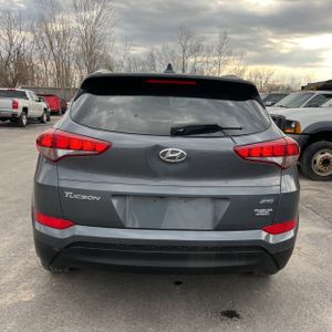 HYUNDAI TUCSON SEL - 7