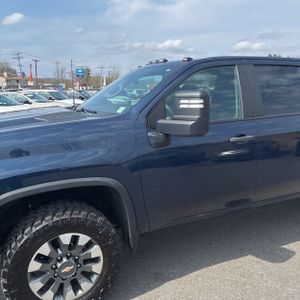 CHEVROLET SILVERADO - 2
