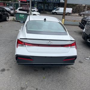 صورة 7 لـ 2025 Hyundai ELANTRA SEL SPORT
