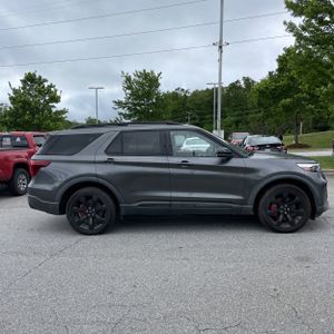 FORD EXPLORER ST - 10