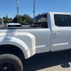 FORD F-350 SUPER DUTY LARIAT - 8