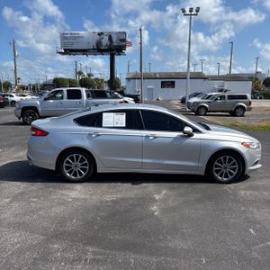 FORD FUSION SE - 10
