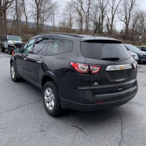 CHEVROLET TRAVERSE LS - 5
