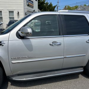 CADILLAC ESCALADE LUXURY - 4