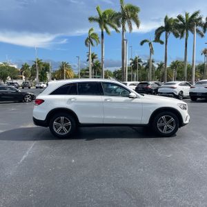 MERCEDES-BENZ GLC - 10