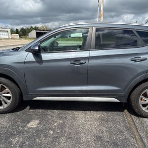 HYUNDAI TUCSON - 4