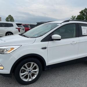 صورة 2 لـ 2018 FORD ESCAPE SEL