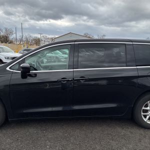 CHRYSLER VOYAGER LX - 4