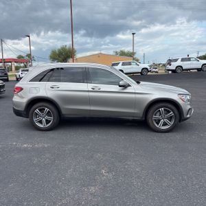 MERCEDES-BENZ GLC - 10