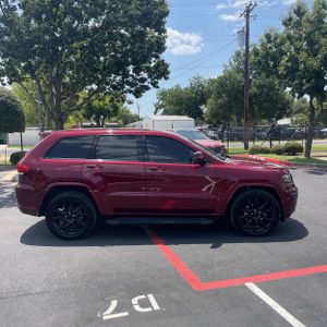 صورة 10 لـ 2018 JEEP GRAND CHEROKEE ALTITUDE