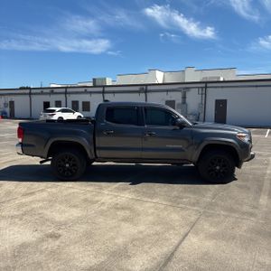 Toyota Tacoma SR5 V6 - 10