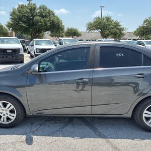 صورة 4 لـ 2016 Chevrolet SONIC LT AUTO