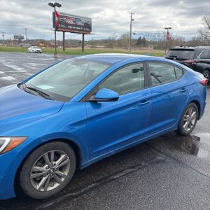 HYUNDAI ELANTRA SE - 2