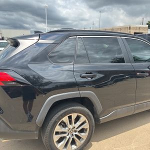 صورة 8 لـ 2022 Toyota RAV4 XLE PREMIUM