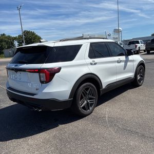 FORD EXPLORER ST - 8