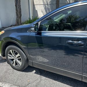 صورة 56 لـ 2018 Toyota RAV4 XLE