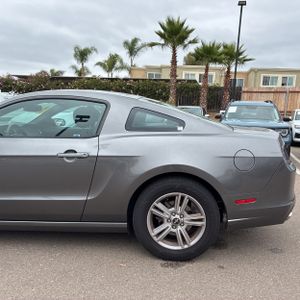 FORD MUSTANG V6 - 6