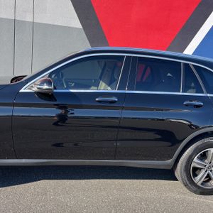 MERCEDES-BENZ GLC - 4