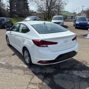 HYUNDAI ELANTRA VALUE EDITION - 5