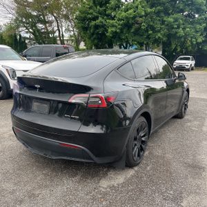 TESLA MODEL Y LONG RANGE - 8