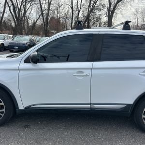 MITSUBISHI OUTLANDER ES - 4