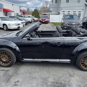 VOLKSWAGEN BEETLE CONVERTIBLE 1.8T S - 4