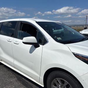 2023 Toyota SIENNA LE 8-PASSENGER 照片 9
