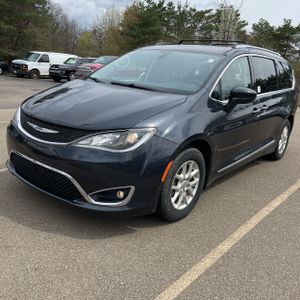 CHRYSLER PACIFICA TOURING L - 1