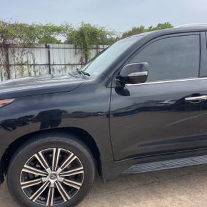 صورة 2 لـ 2020 Lexus LX 570 THREE-ROW