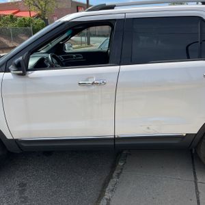 FORD EXPLORER XLT - 4