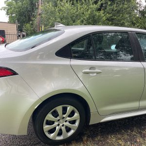 2022 Toyota COROLLA LE photo 9