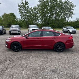 FORD FUSION SE - 3