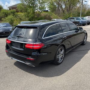 MERCEDES-BENZ E-CLASS - 8