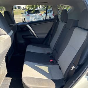2014 Toyota RAV4 LE — фото 34