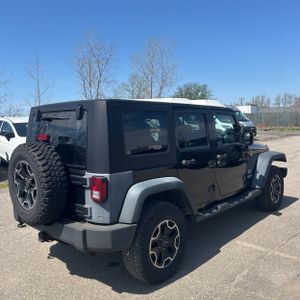 JEEP WRANGLER UNLIMITED X - 8