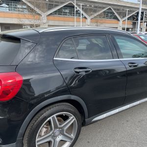MERCEDES-BENZ GLA - 9
