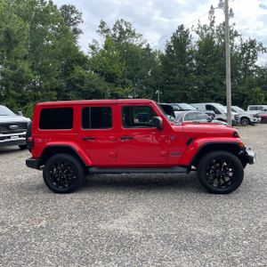 صورة 10 لـ 2025 JEEP WRANGLER 4XE SAHARA 4XE