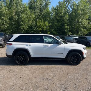 صورة 10 لـ 2024 JEEP GRAND CHEROKEE LIMITED