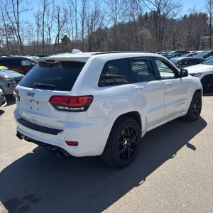 JEEP GRAND CHEROKEE SRT - 8