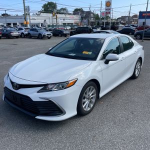 2021 Toyota CAMRY LE 照片 1