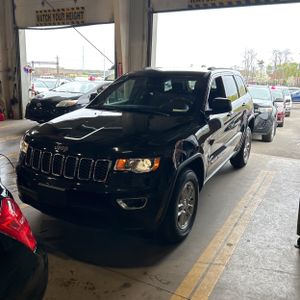 JEEP GRAND CHEROKEE LAREDO E - 1