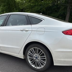 FORD FUSION SE - 6