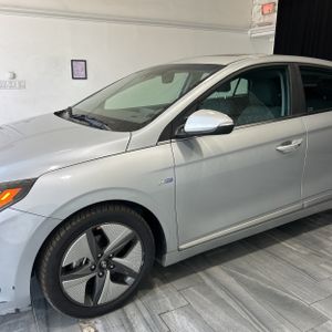 2020 Hyundai IONIQ HYBRID SEL photo 2
