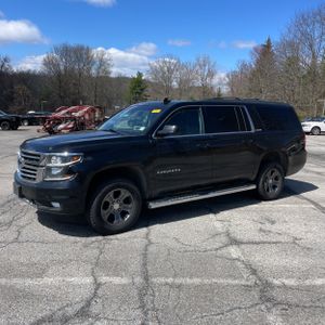 CHEVROLET SUBURBAN LT - 1