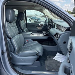 2024 Lincoln NAVIGATOR BLACK LABEL 照片 32
