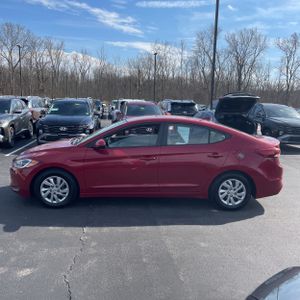 HYUNDAI ELANTRA SE - 3