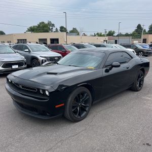 2017 Dodge CHALLENGER SXT PLUS — фото 1