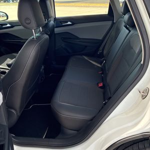 صورة 34 لـ 2024 Volkswagen TAOS SE