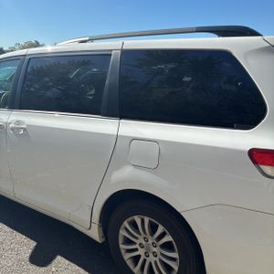 TOYOTA SIENNA - 6